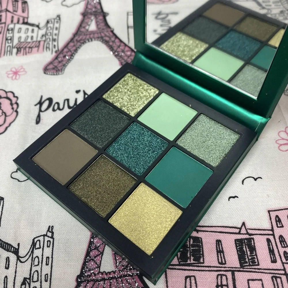 HUDA‎ BEAUTY EMERALD OBSESSIONS 9-COLOR EYESHADOW PALETTE